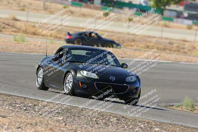 media/Oct-01-2022-Team Topak Racing (Sat) [[f860fb51be]]/2-Inter Low 2/session 1 turn 3/